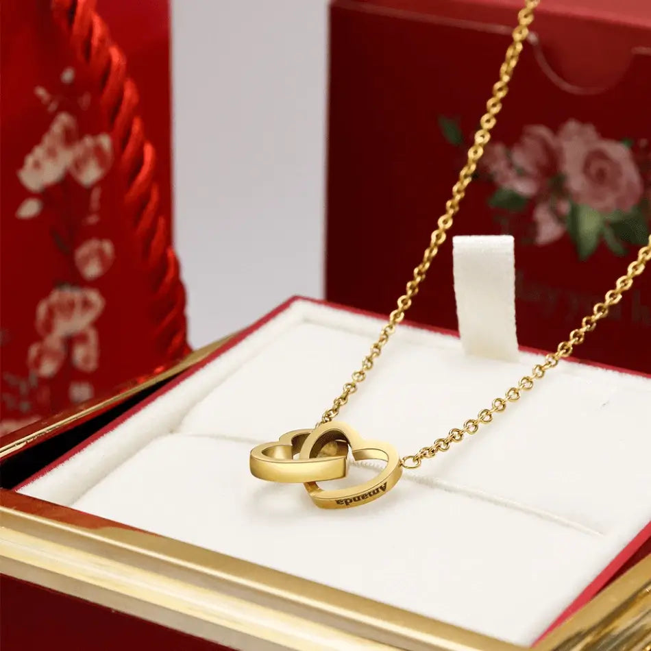 MiaLove |  Gepersonaliseerde Hartketting met Liefdesdoosje